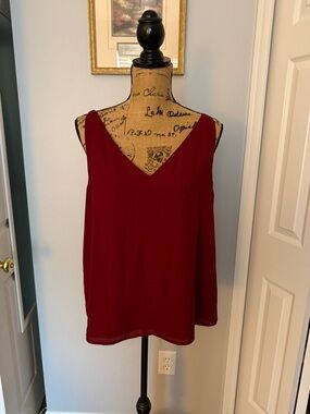 Express Sleeveless V-Neck Camisole - Burgundy
